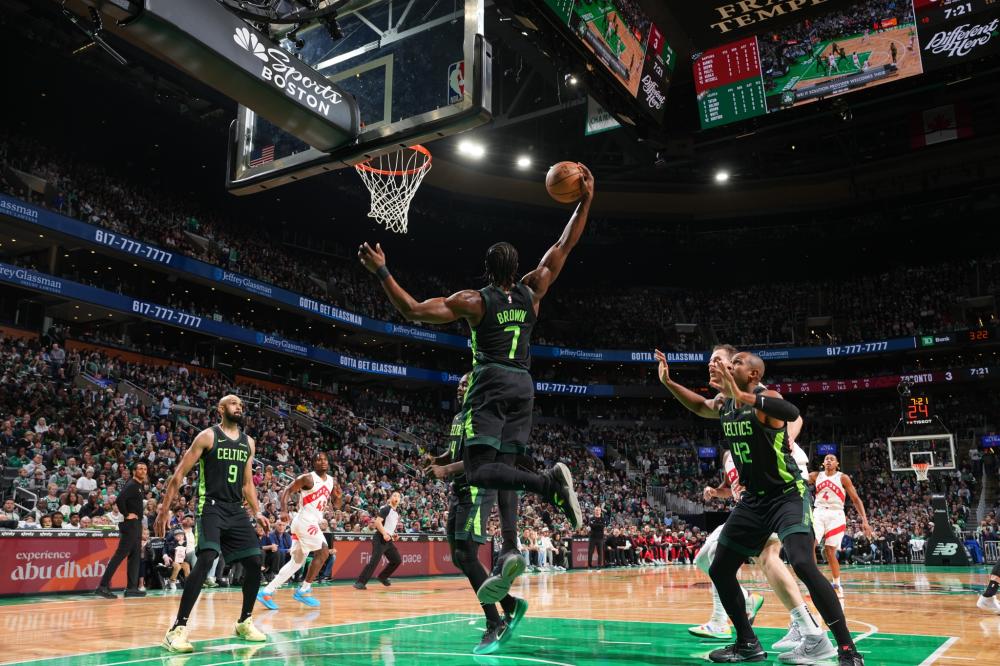 羽毛球——全英公开赛：郭新娃／陈芳卉晋级混双决赛.