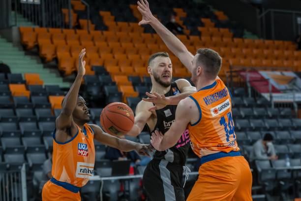 西媒：梅西下榻酒店距诺坎普仅1分钟车程