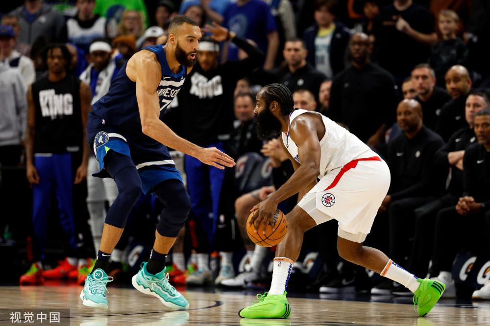 篮球勇士队中锋封盖次数创新高